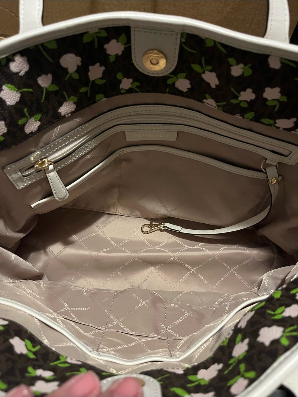 NWOT, NEVER USED, Gorgeous Michael Kors Floral Bag - Picture 4 of 7